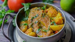 Phulkopi Aloo Diye Macher Jhol l Cabbage with Dish Curry l fishcurry [upl. by Oruhtra88]