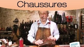 Astuces pour nettoyer des chaussures [upl. by Eednahs485]