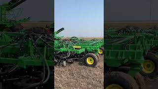 John Deere P670 Precision Air Hoe Drill and C850 Air Cart Demonstration shorts [upl. by Martinsen]