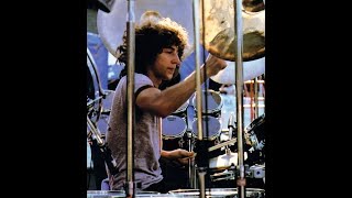 Jeff Beck  Scatterbrain Simon Phillips Drum Solo 1980 Tokyo [upl. by Lirva]