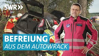 NotarztEinsatz im Rettungshelikopter Eingeklemmt nach RaserUnfall [upl. by Scrogan192]