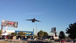 USAF C5 Galaxy landing at LAX [upl. by Rauch756]