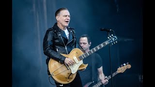 Kanadischer Kult Rocker Bryan Adams wird 65 Ein Rockstar wie aus dem Bilderbuch [upl. by Telrahc510]