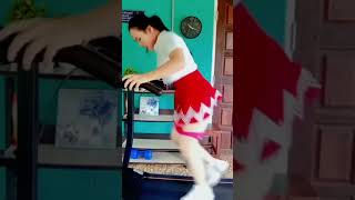 The treadmill funnyshortvideo funny humor comedy shortsfeed shorts youtubeshortvideos [upl. by Obellia120]