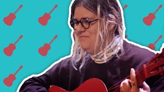 Safia Nolin pète une guitare et parle de son été bien rempli  LE SAC DE CHIPS [upl. by Burget778]