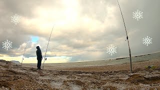 Pescata in Mare dalla Spiaggia SOTTO LA NEVE Ho Catturato una NUOVA SPECIE Surf Casting Invernale [upl. by Amadeus282]