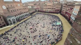 Palio di Siena nuovo rinvio causa pioggia si corre domani [upl. by Zebe]