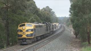 Old EMDs epic struggle and stall  Australian trains [upl. by Orv]