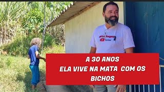 ELA TEM 37 ANOS E VIVE NA MATA COMO SE FOSSE UM ANIMAL SELVAGEM [upl. by Arihsa]