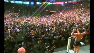 Encarada na pesagem do UFC 148 Anderson Silva agride Chael Sonnen com ombrada [upl. by Ahsienor135]