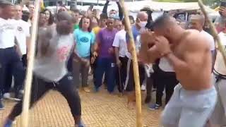 BRAZILIAN CAPOEIRA STREET FIGHT TITO SANTOS VS SABARÁ [upl. by Deys295]