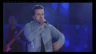 CONCIERTO Luis Fonsi quotNo me doy porvencidoquot Evento OYE 2017 Auditorio Nacional México [upl. by Adlaremse]