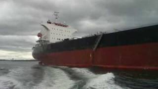 Two Tyne pilots disembarking from bulk carrier Osmarine [upl. by Rexanne]