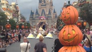 Swan Court Festival of Fantasy Parade [upl. by Rojam]