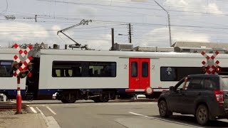 Spoorwegovergang België  Belgium railroad crossing [upl. by Felicidad]