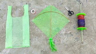 सब्जी की थैली से आसान पतंग बनाना सीखें 👍 100 Flying  Plastic Bag Kite  Patang  Easy Kite [upl. by Tinya]