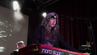 Julia Holter  Sun Girl  Live  Minneapolis [upl. by Derward]