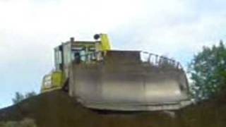 EUCLID TEREX DOZER 8240 IN ACTION [upl. by Garbe]