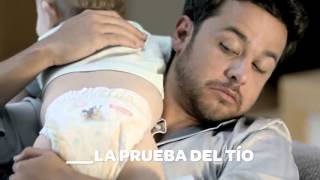 KimberlyClark  Huggies Snug amp Dry  The Babysitter  Spanish Version  Commercial  2013 [upl. by Maxantia]