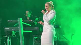 Beatrice Egli LIVE Düsseldorf 20042024 Mitsubishi Halle  Verboten gut 4K [upl. by Vowel]