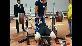 Distensioni su panca piana  Nicola Masiello solleva 200kg [upl. by Pollerd]