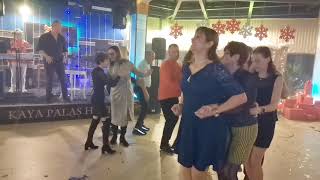 Посрещнахме Новата 2024та в Лозенград Танцът на пингвините New Year 2024 Party in Kirklareli TR [upl. by Ardath235]