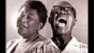 Ella Fitzgerald and Louis Armstrong  Learnin The Blues [upl. by Gayleen]