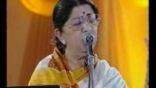 Lata Mangeshkar  Jo Wada Kiya Live Performance [upl. by Aikyt]