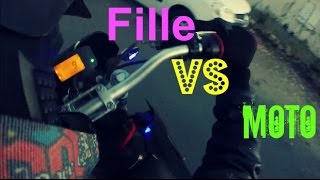 Fille VS Moto qui démarre pas [upl. by Deth]