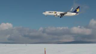 【Full HD】 雪の旭川空港 ～Snowly Airport～ ASAHIKAWA [upl. by Aitnohs684]