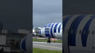 機長 r2d2 星際大戰 airplane airport [upl. by Donatelli]