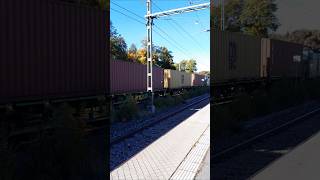 Green Cargo Rd2 passerar Rosersberg train trainspotting railway sweden shorts [upl. by Haeel]