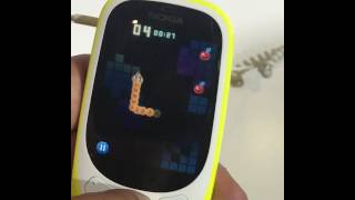 On a joué à Snake sur le nouveau Nokia 3310 [upl. by Einaffets]