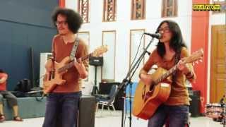 LA Terusik Traxkustik quotSo Socialquot All Star The Concert  Endah N Rhesa [upl. by Argyres]