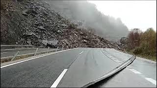 Un gran desprendiemiento corta la carretera AP66 entre León y Asturias [upl. by Munshi]