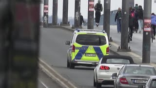 Polizei ahndet Handynutzung auf EScooter auf Bonner Kennedybrücke am [upl. by Akirderf357]