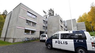 Finlandia dodicenne spara in una scuola vicino a Helsinki almeno tre i compagni feriti [upl. by Yecnay]