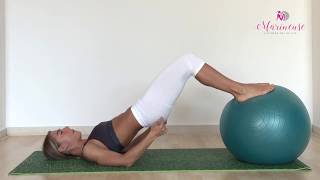 Esercizi per Gambe e Glutei con la fitball [upl. by Sukhum]