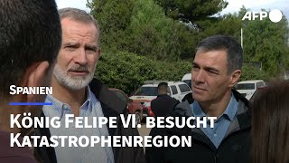 Spanien König Felipe VI besucht Katastrophenregion  AFP [upl. by Kerwon146]