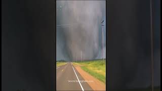 Jim Bishop and Reed Timmer escape the Manchester SD tornado 20 Years ago [upl. by Solberg]