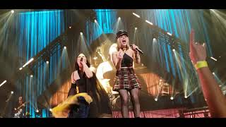 Amy Lee and Lzzy Hale Heavy linkin park cover [upl. by Darwin]