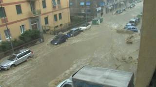 GIOANT2000  Alluvione Genova via Isonzo 4 11 11mp4 [upl. by Cornelie528]