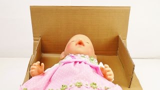 Puppenbett für Baby Born basteln  Einfaches Kinderbett aus Pappe und Cardboard [upl. by Ligetti]