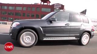 Car Tech 2010 Mercedes Benz GLK350 4MATIC [upl. by Natsreik]