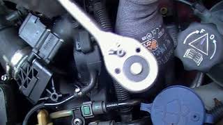 zahnriemenwechsel mit wasserpumpe teil 3Timing belt change with water pump part 3 citroen c3 1 4 hd [upl. by Tnilf]