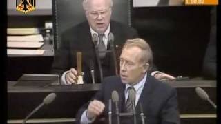 Helmut Kohl vs Helmut Schmidt 1982 Regierungswechsel [upl. by Oijile731]