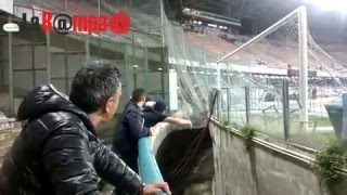 NAPOLI  JUVE URINA SUI TIFOSI JUVENTINI [upl. by Averell]