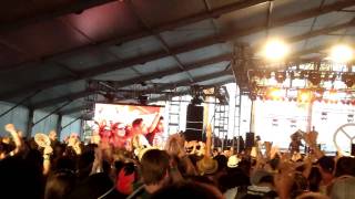 Yelle COACHELLA 2011 quotJe Veux Te Voirquot [upl. by Compte]