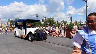 Grand Marshal At Festival Of Fantasy Parade At Magic Kingdom [upl. by Araj198]