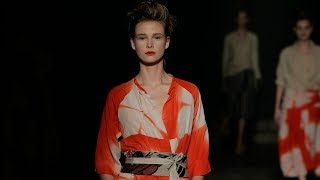 DRIES VAN NOTEN 054 Women’s SpringSummer 2006 Fashion show [upl. by Adnarrim]